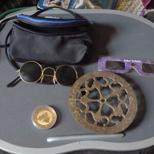 Sunglasses with bonus items